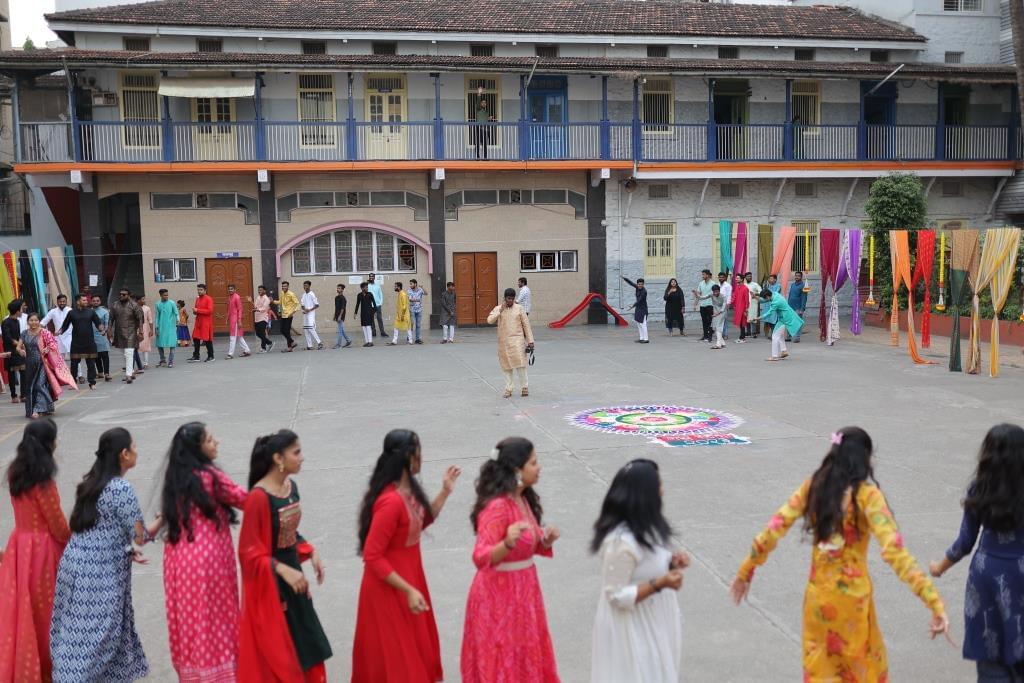 S. P. Mandali's Prin. N.G.Naralkar Institute of Career Development & Research, Pune Dandiya photo 5