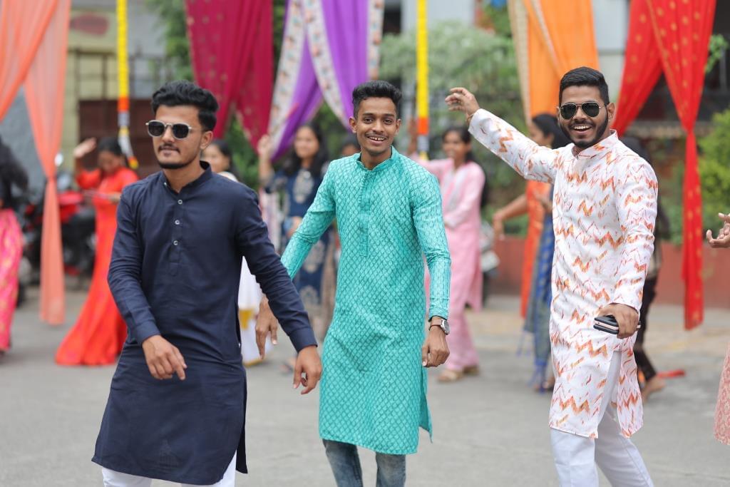 S. P. Mandali's Prin. N.G.Naralkar Institute of Career Development & Research, Pune Dandiya photo 9