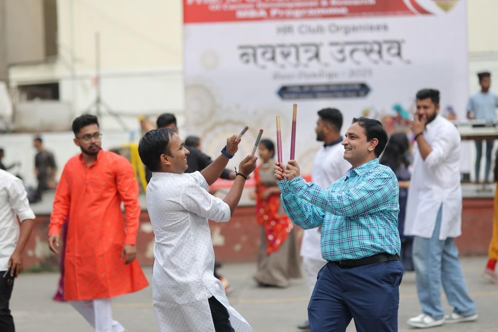 S. P. Mandali's Prin. N.G.Naralkar Institute of Career Development & Research, Pune Dandiya photo 11