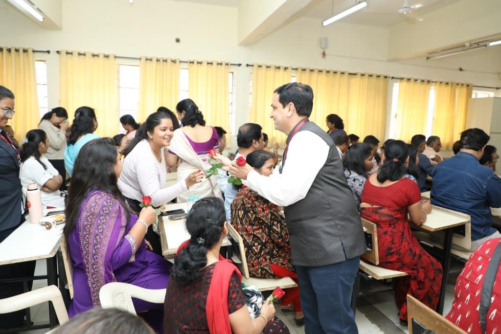 S. P. Mandali's Prin. N.G.Naralkar Institute of Career Development & Research, Pune Parents Meet Images photo 13