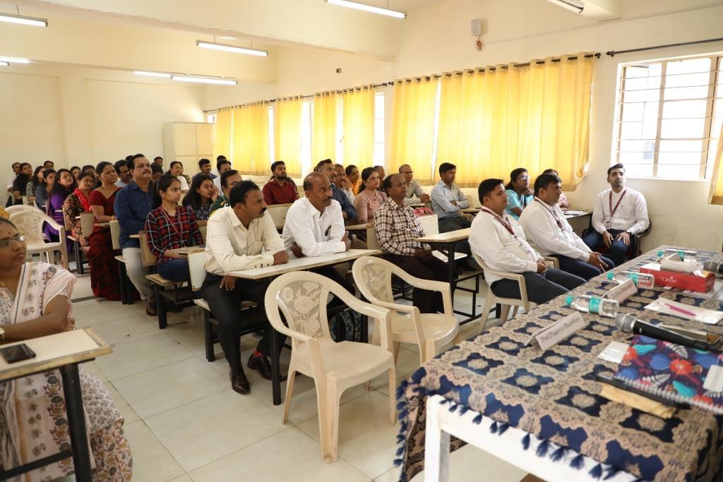 S. P. Mandali's Prin. N.G.Naralkar Institute of Career Development & Research, Pune Parents Meet Images photo 3