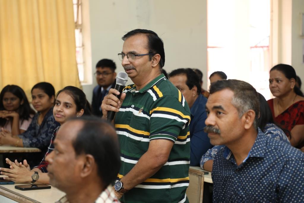 S. P. Mandali's Prin. N.G.Naralkar Institute of Career Development & Research, Pune Parents Meet Images photo 6