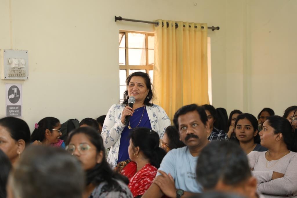 S. P. Mandali's Prin. N.G.Naralkar Institute of Career Development & Research, Pune Parents Meet Images photo 8