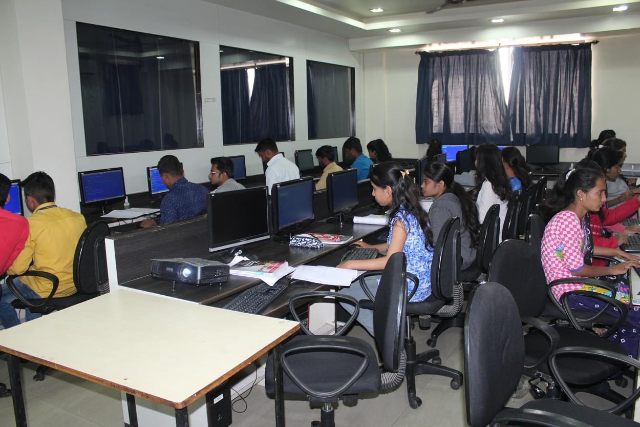 Sarhad College of Arts, Commerce and Science Pune Computer Labs photo 1