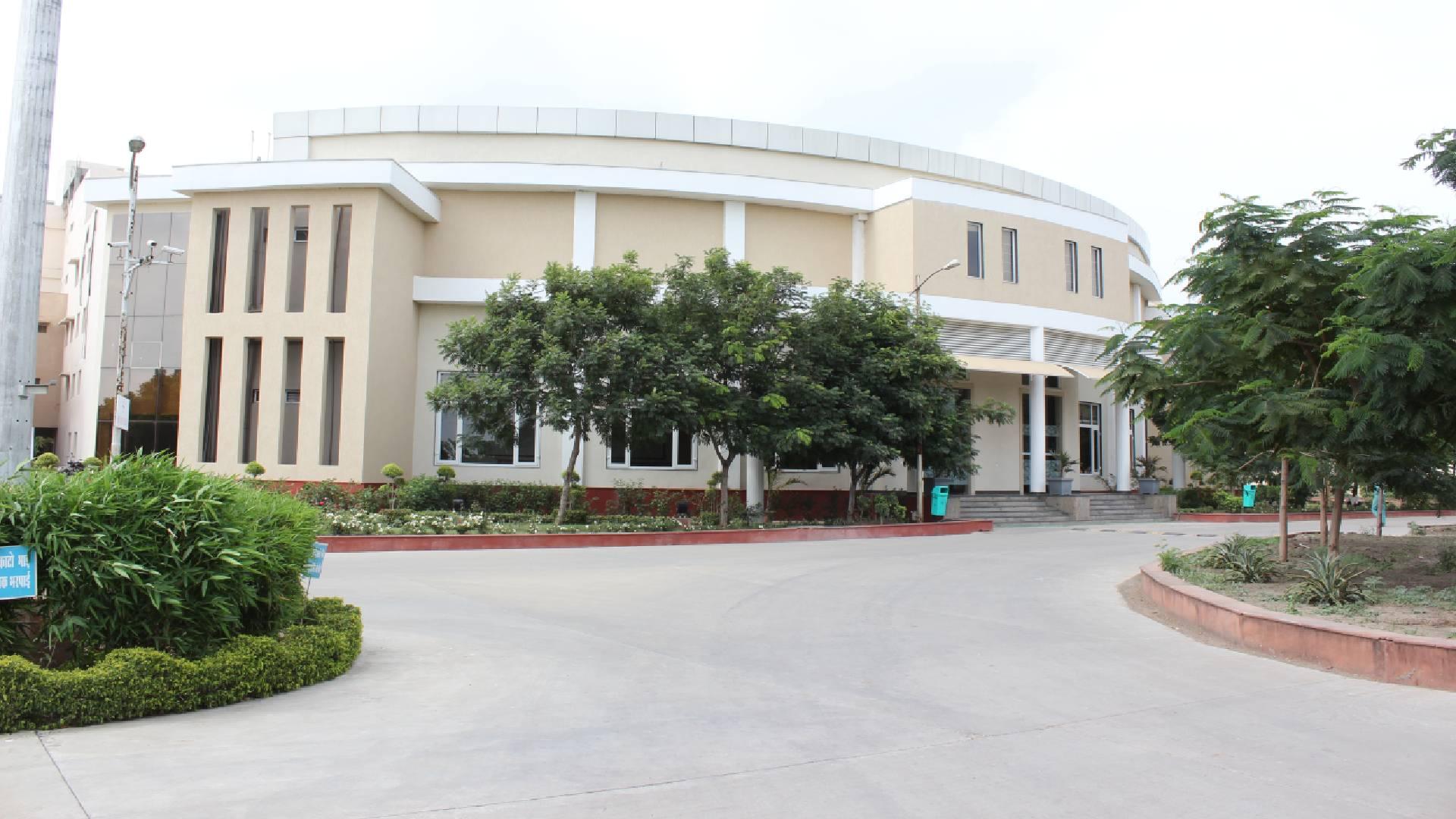 Chirayu University Bhopal Academic Building photo 6