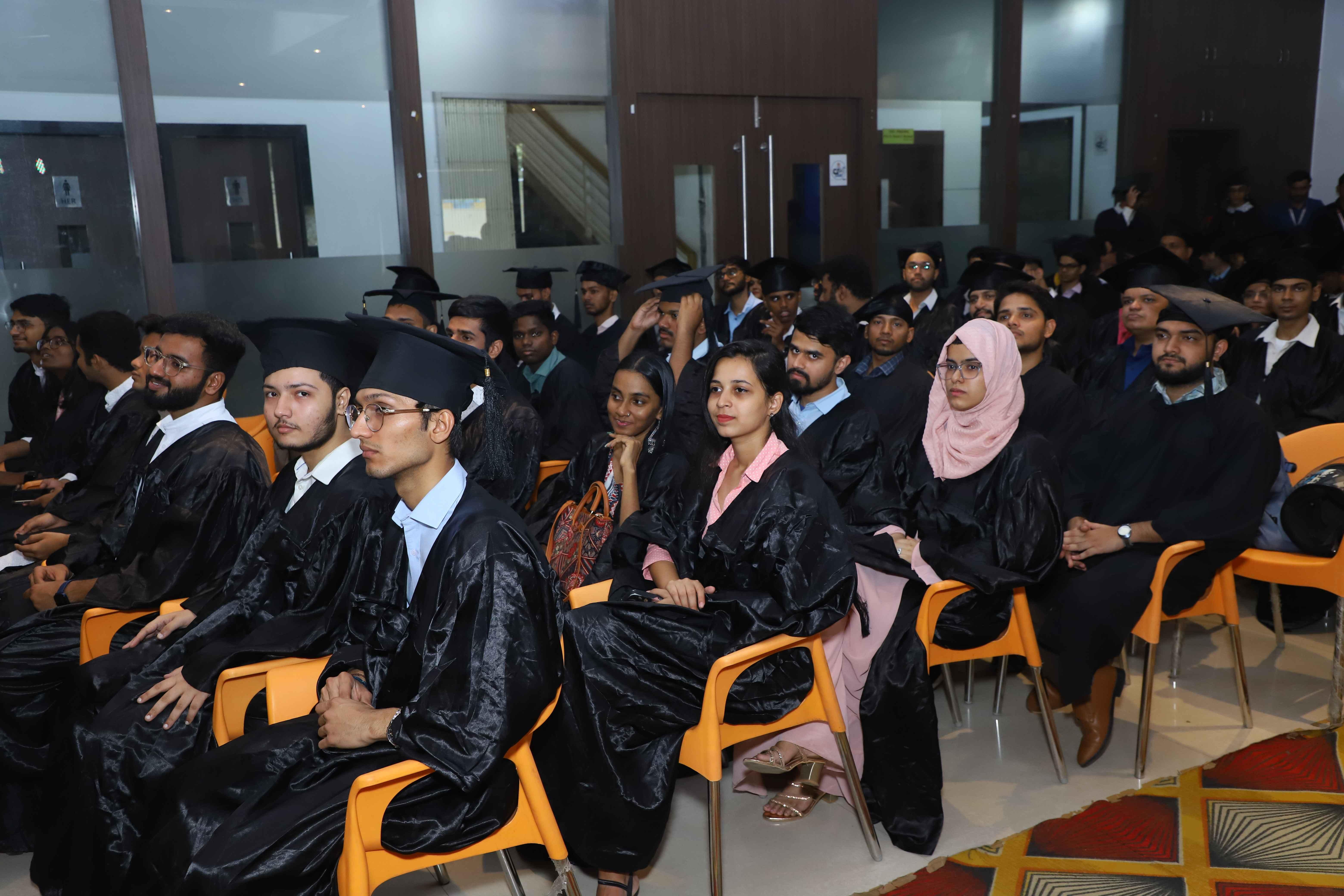 Shree L. R. Tiwari College of Engineering Thane Convocation Ceremony photo 4