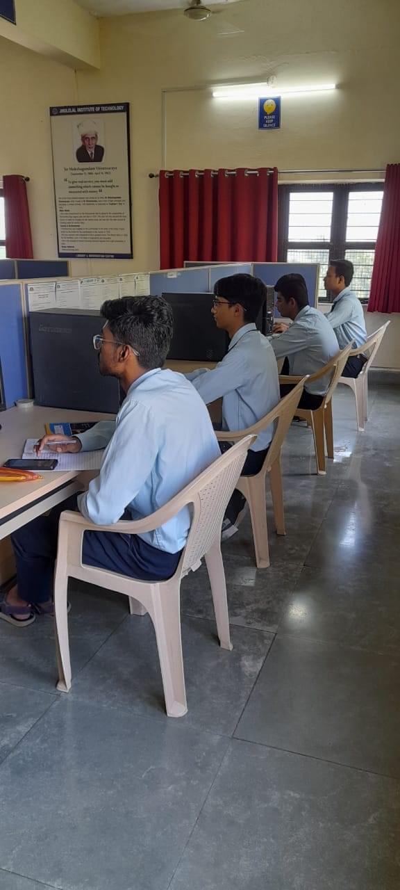 Jhulelal Institute of Technology Nagpur Library photo 6
