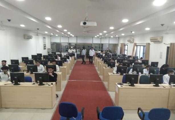 Jhulelal Institute of Technology Nagpur Laboratory photo 7