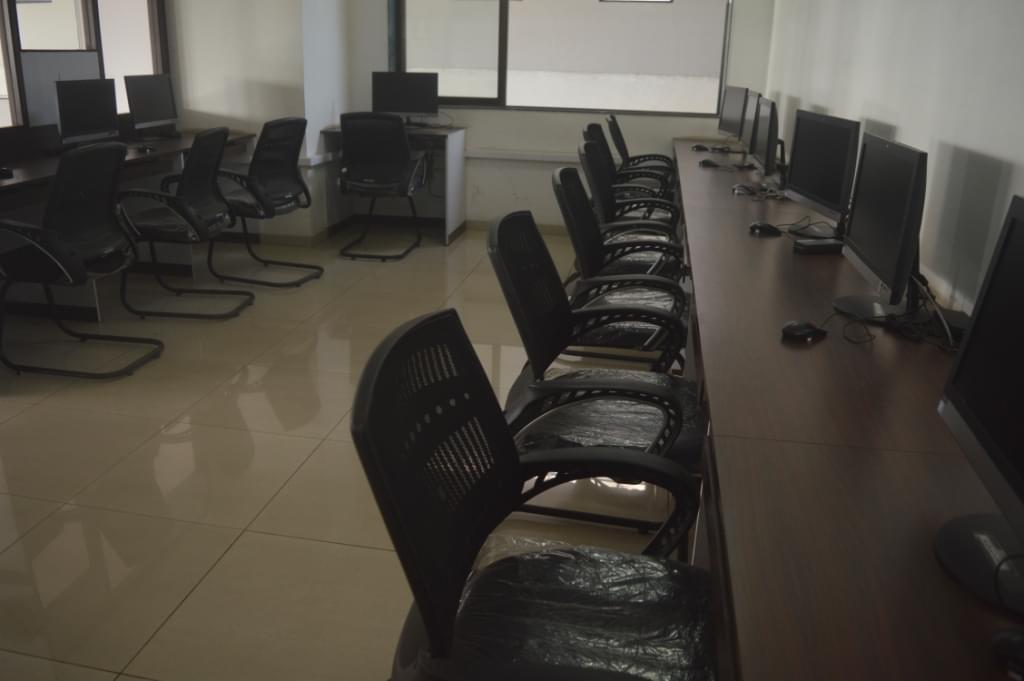 KLE College of Law Mumbai Library & Digital Library photo 3