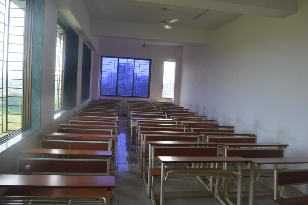 KLE College of Law Mumbai Smart Classroom photo 1