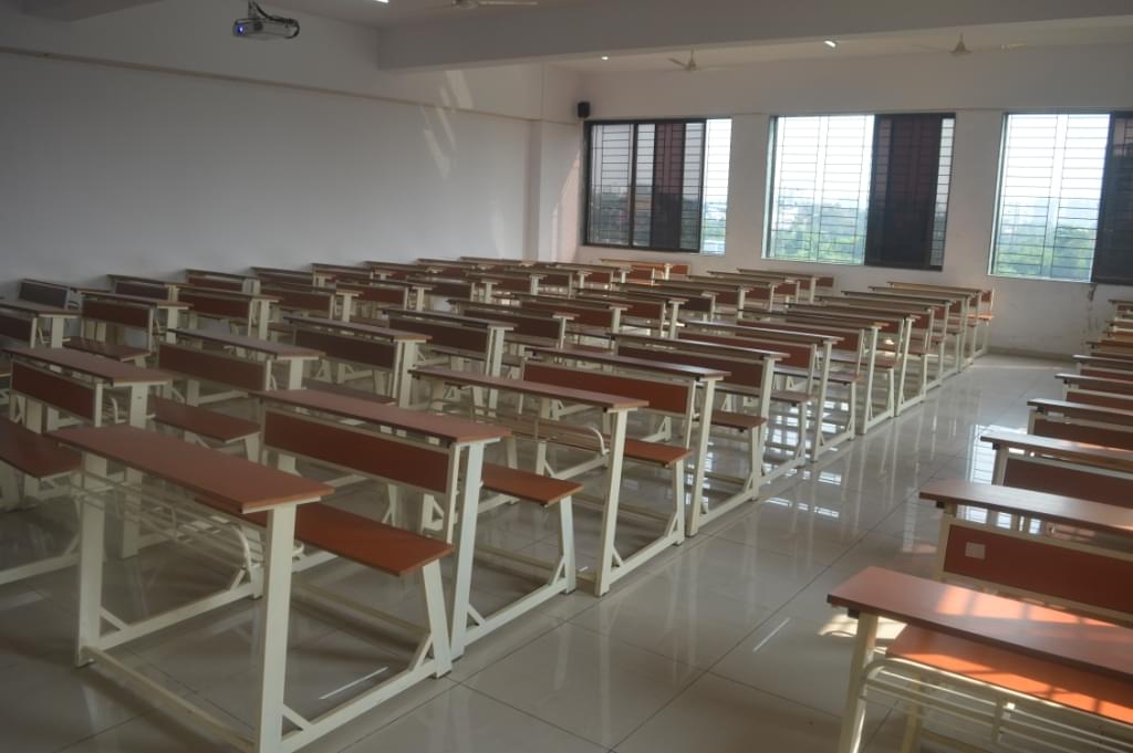 KLE College of Law Mumbai Smart Classroom photo 2