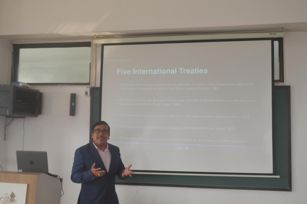 KLE College of Law Mumbai Smart Classroom photo 4