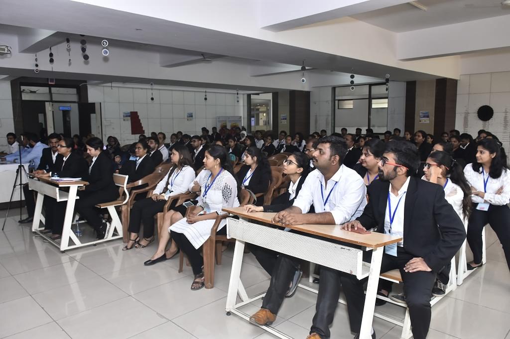 KLE College of Law Mumbai Elocution photo 5