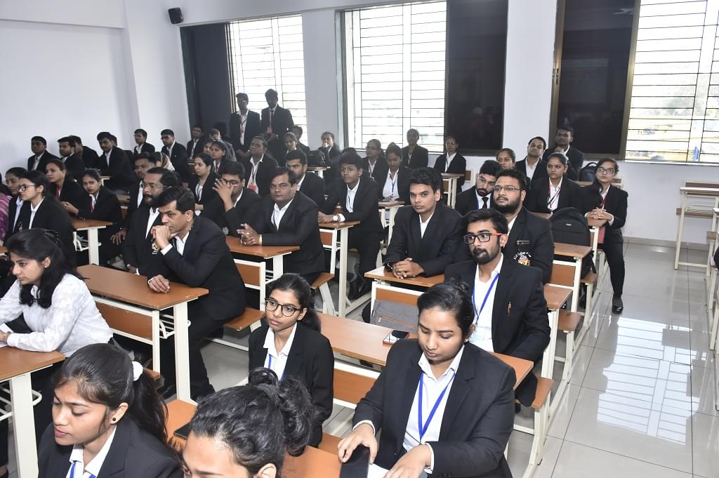 KLE College of Law Mumbai Elocution photo 9