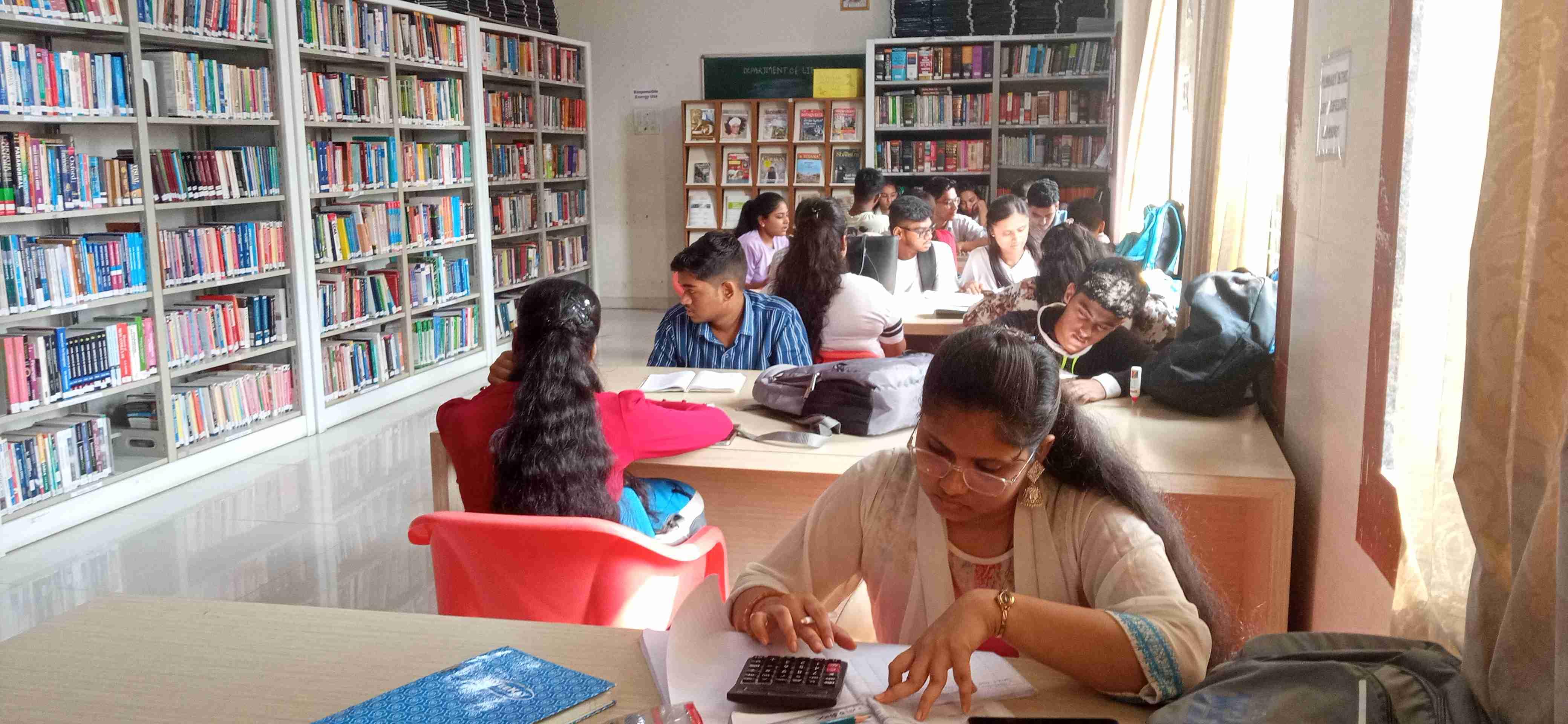 Shree L. R. Tiwari Degree College of Arts, Commerce and Science Mumbai Library photo 16