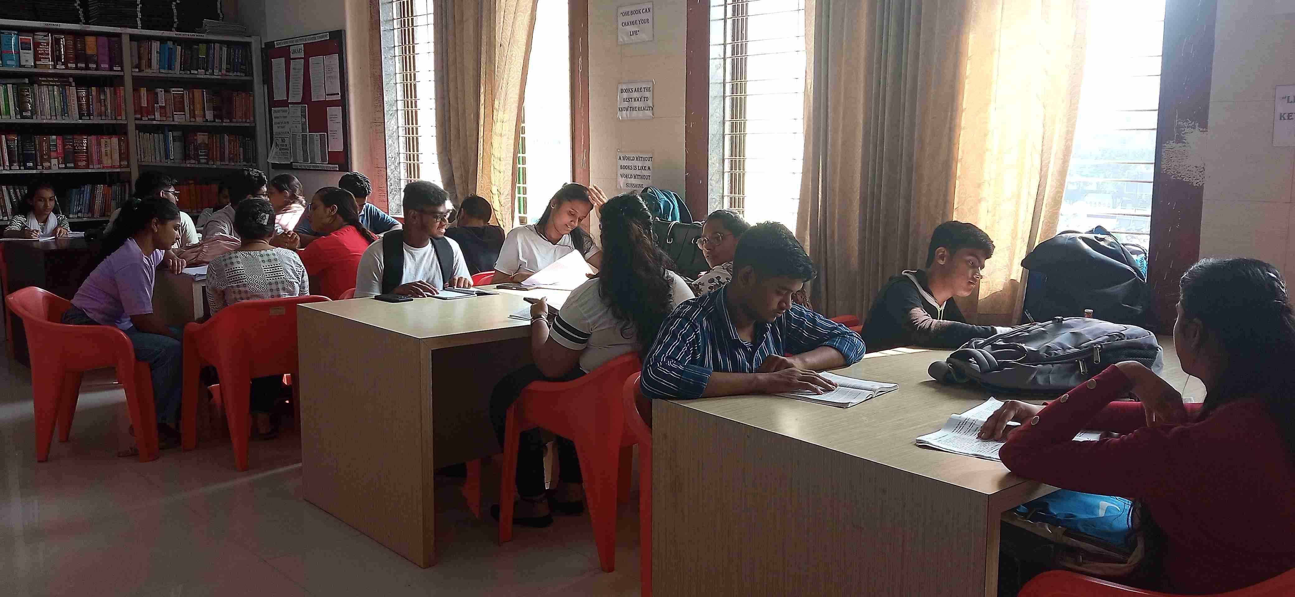 Shree L. R. Tiwari Degree College of Arts, Commerce and Science Mumbai Library photo 14