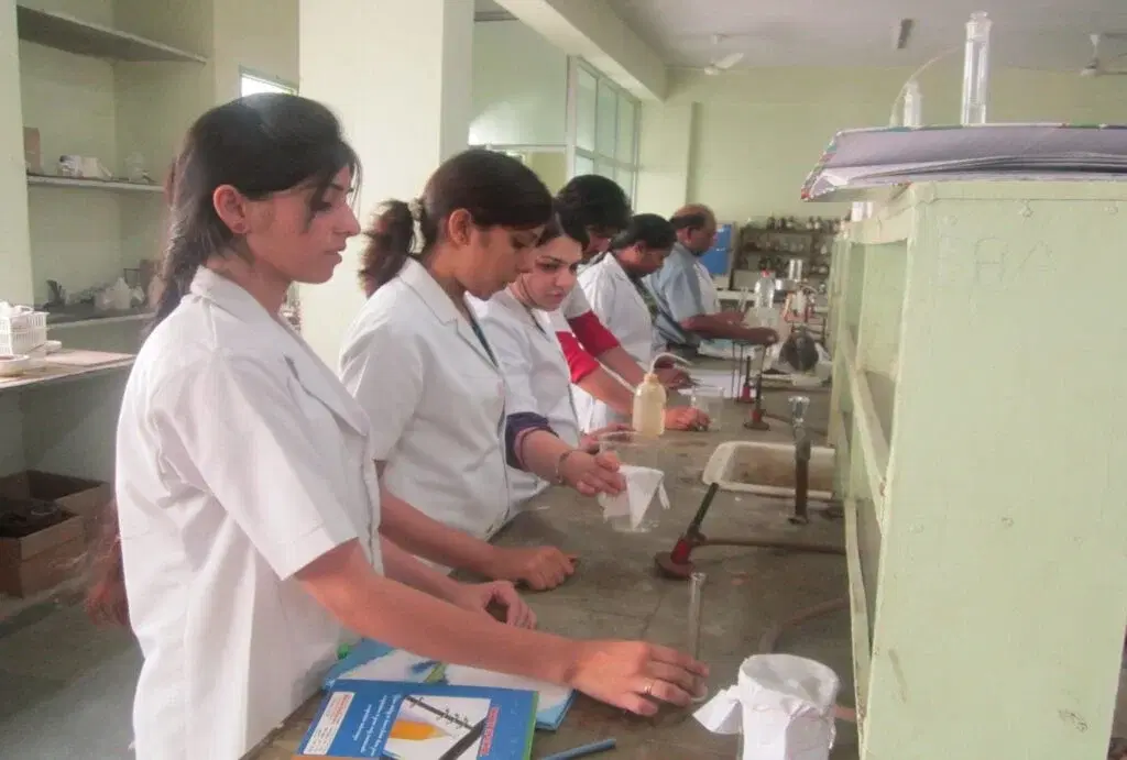 Shri Jayantilal Hirachand Sanghvi Gujarati Innovative College Of Commerce & Science Indore Infrastructure photo 6