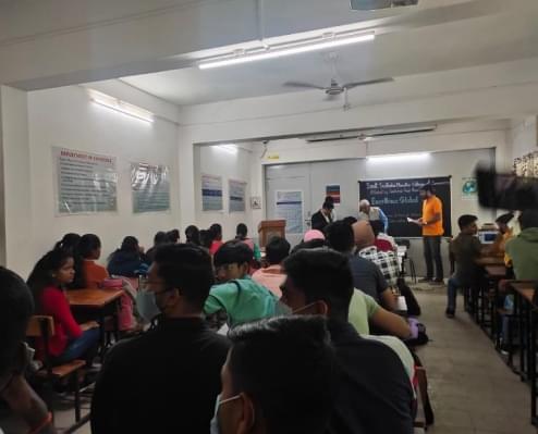 Smt. Sudhatai Mandke College (Commerce & Center for Distance Education) Pune Campus photo 1