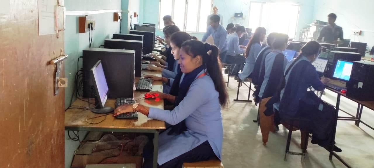 Shakuntala Krishna Institute of Technology Kanpur LAB photo 10