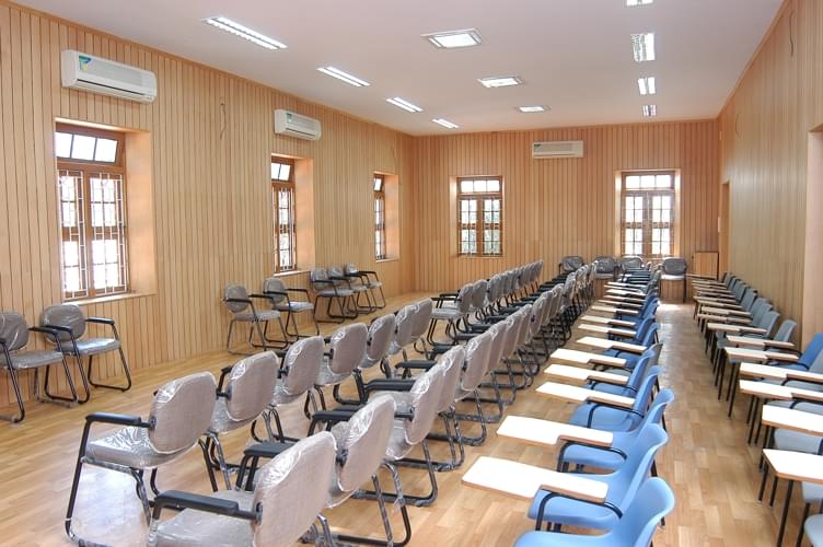 St. Philomena's College Mysore Building photo 6