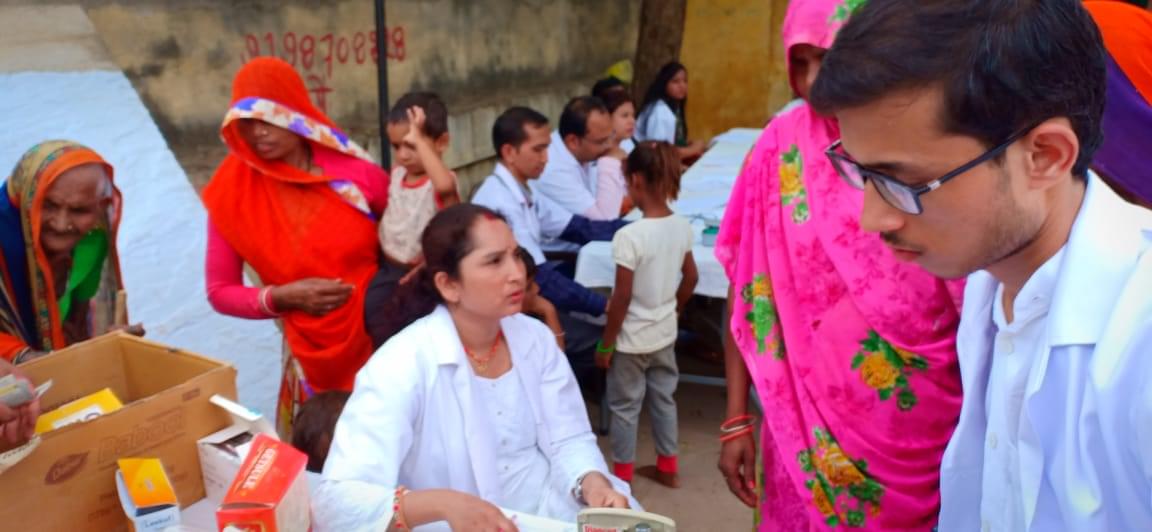 Dr. Krishna Gopal Dwivedi Ayurvedic Medical College and Hospital Jhansi Medical Camp photo 8