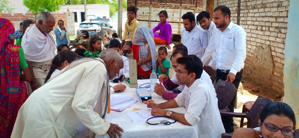 Dr. Krishna Gopal Dwivedi Ayurvedic Medical College and Hospital Jhansi Medical Camp photo 2