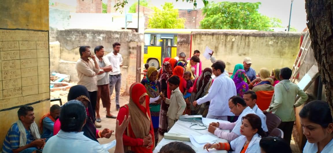 Dr. Krishna Gopal Dwivedi Ayurvedic Medical College and Hospital Jhansi Medical Camp photo 12