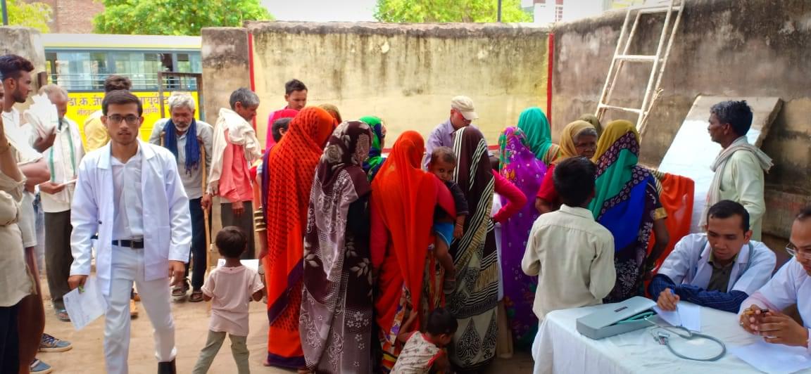 Dr. Krishna Gopal Dwivedi Ayurvedic Medical College and Hospital Jhansi Medical Camp photo 11