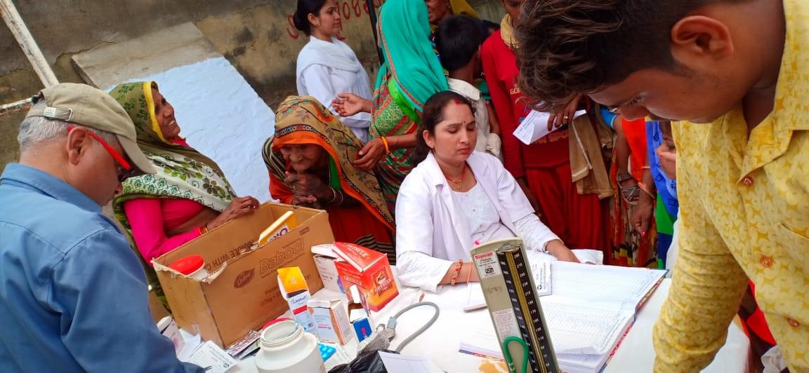 Dr. Krishna Gopal Dwivedi Ayurvedic Medical College and Hospital Jhansi Medical Camp photo 9