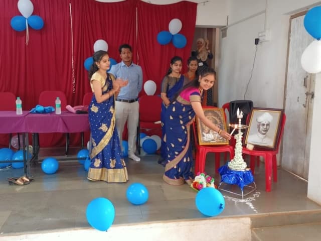 Bamane Institute of Pharmacy Belgaum Teachers Day Celebration photo 2