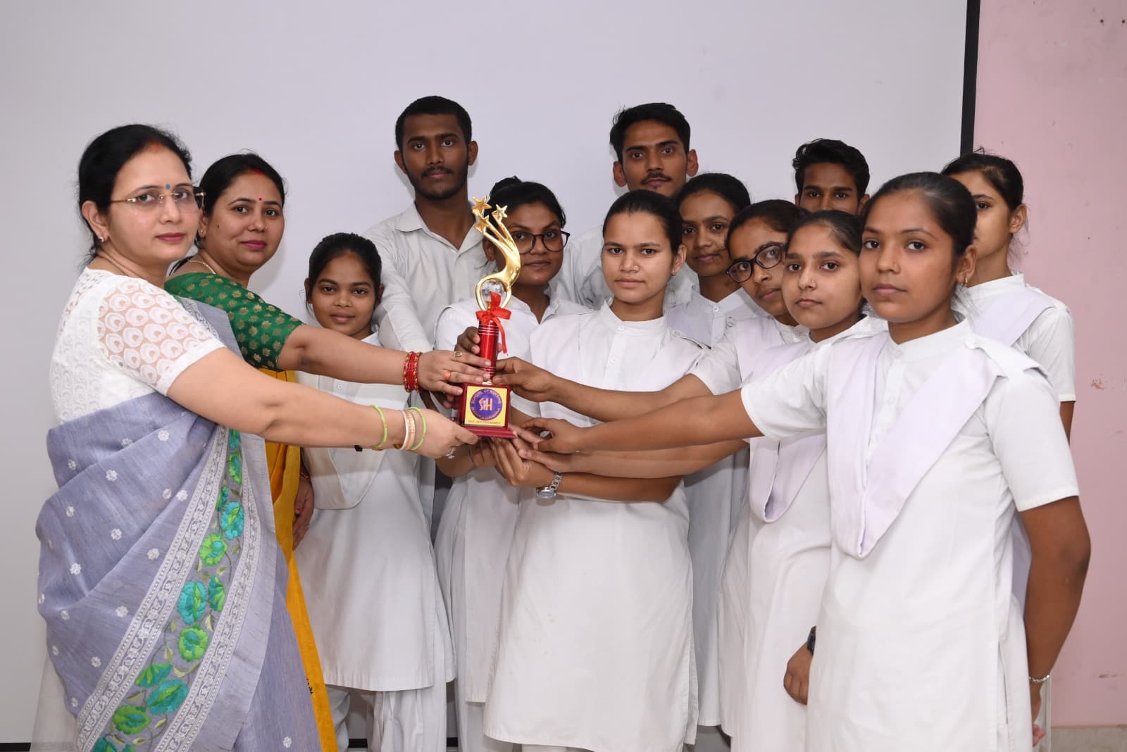 Savitri Nursing and Paramedical Institute Gorakhpur EVENTS photo 3
