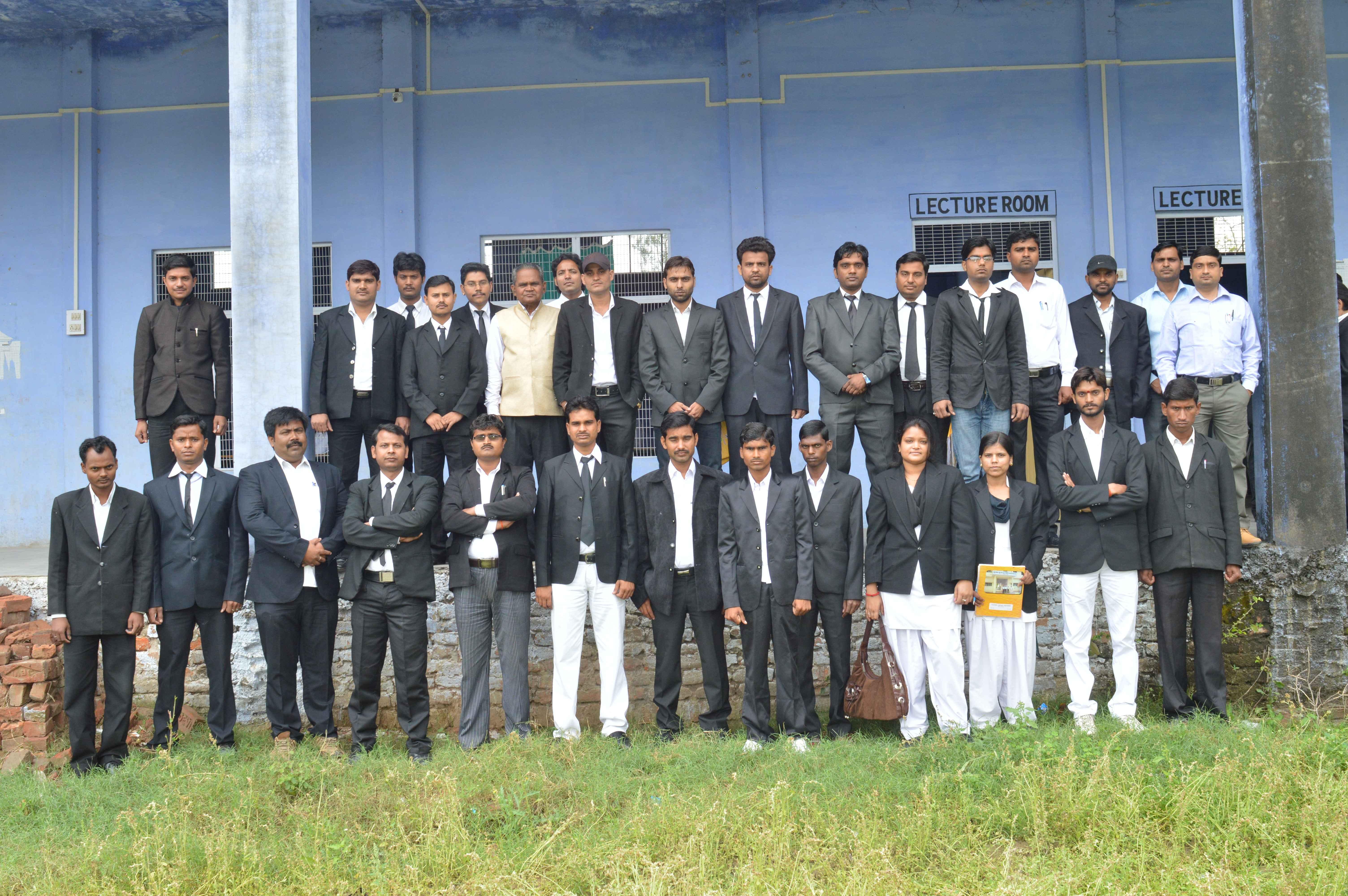 Gulab Fulandar Vidhi Mahavidyalaya Hardoi Buildings photo 3