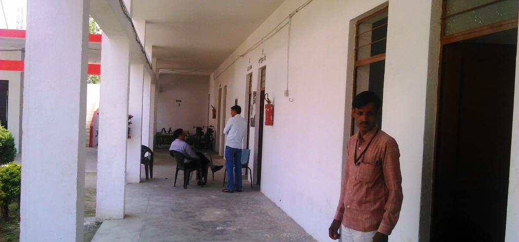 Ch. Hari Singh Kanya Mahavidyalaya Saharanpur Infrastructure photo 1