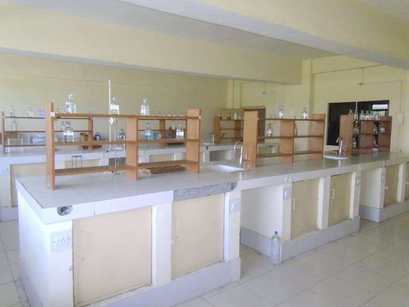 Kunwar Haribansh Singh College of Pharmacy Jaunpur LABS photo 7