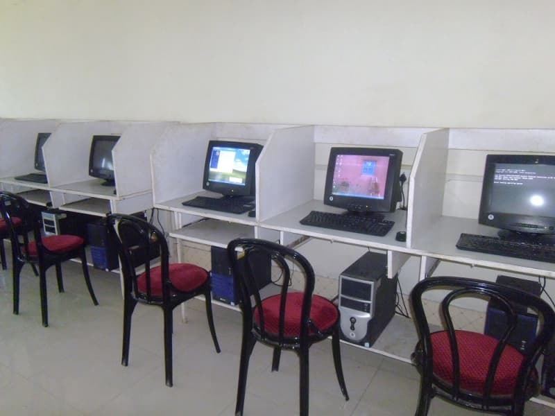 Kunwar Haribansh Singh College of Pharmacy Jaunpur LABS photo 1