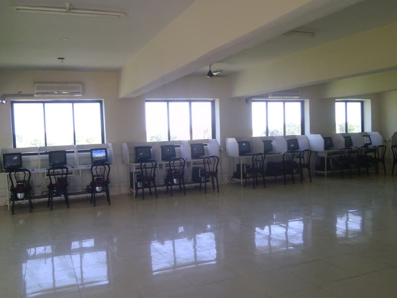 Kunwar Haribansh Singh College of Pharmacy Jaunpur LABS photo 15