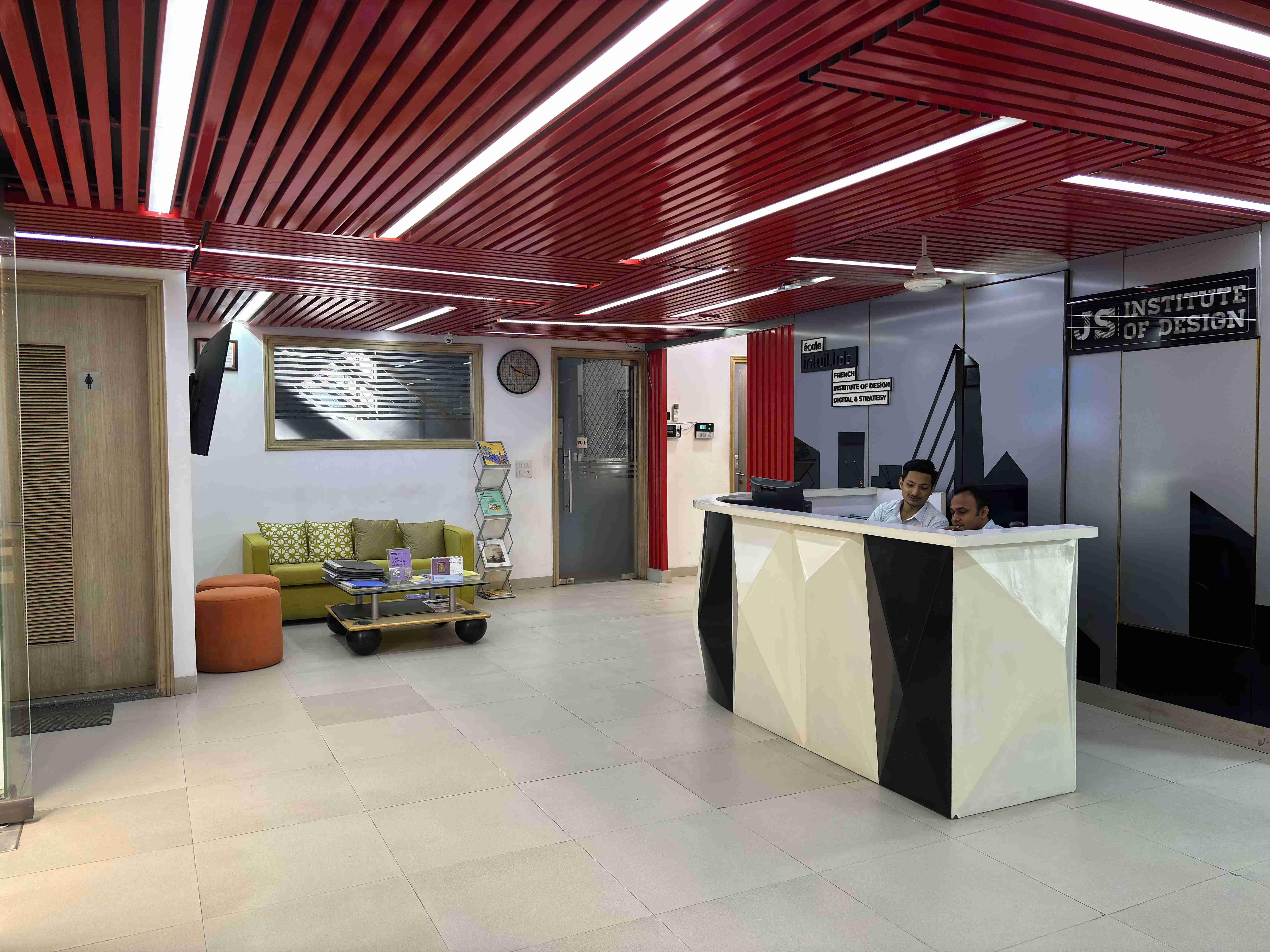 École Intuit Lab French Institute of Design, Digital & Strategy New Delhi Lajpat Nagar Campus Pics photo 3