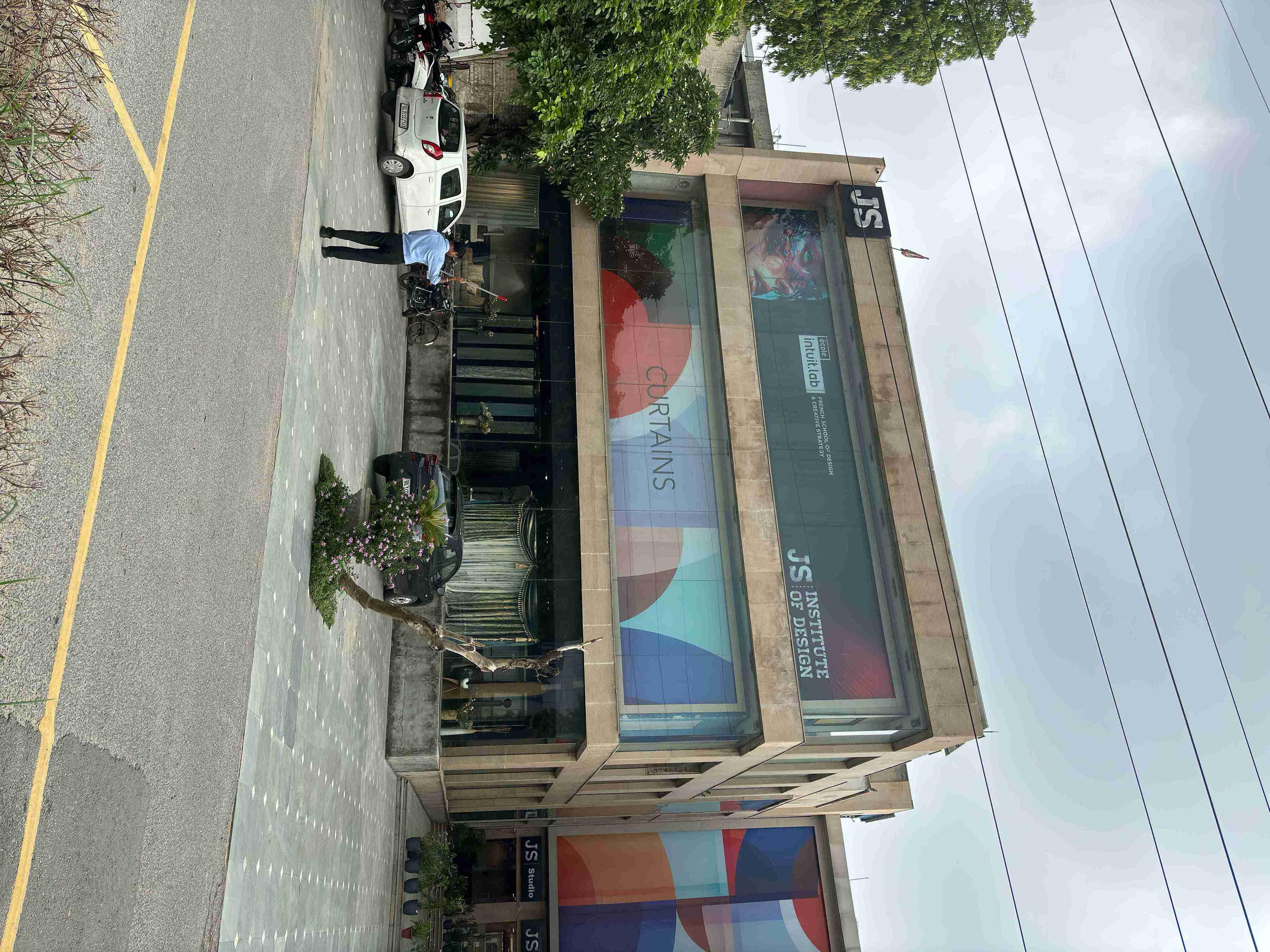 École Intuit Lab French Institute of Design, Digital & Strategy New Delhi Lajpat Nagar Campus Pics photo 5