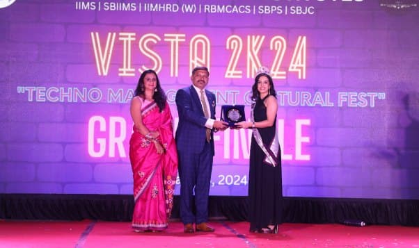 IIMS Pune Manthan / Vista 2K24 photo 1