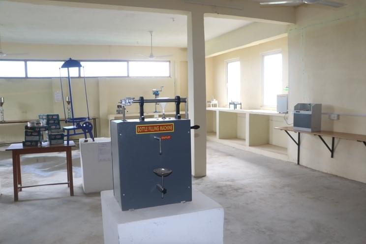 MG Institute of Pharmacy Allahabad Campus Photos photo 3