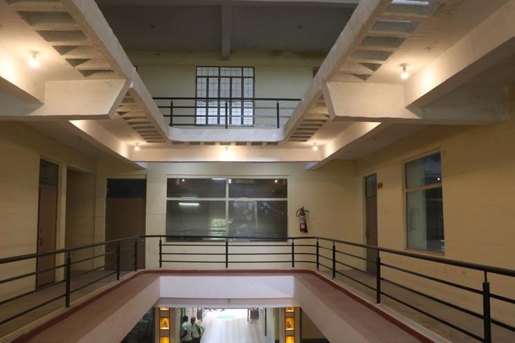 MG Institute of Pharmacy Allahabad Campus Photos photo 6