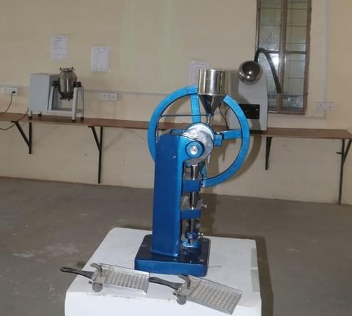 MG Institute of Pharmacy Allahabad Campus Photos photo 9