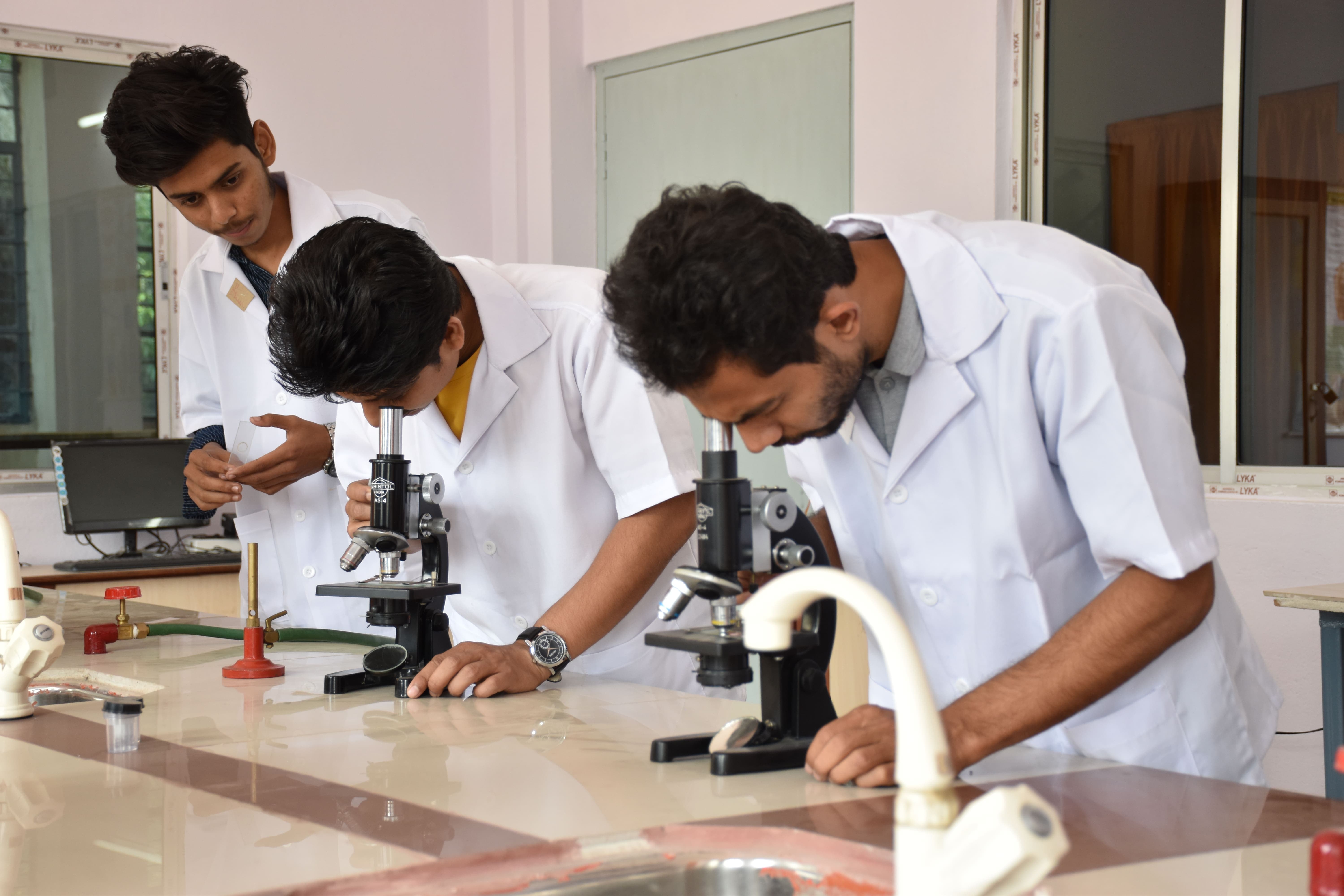 Genex College of Pharmaceutical Science and Technology Hooghly Practical Training photo 3