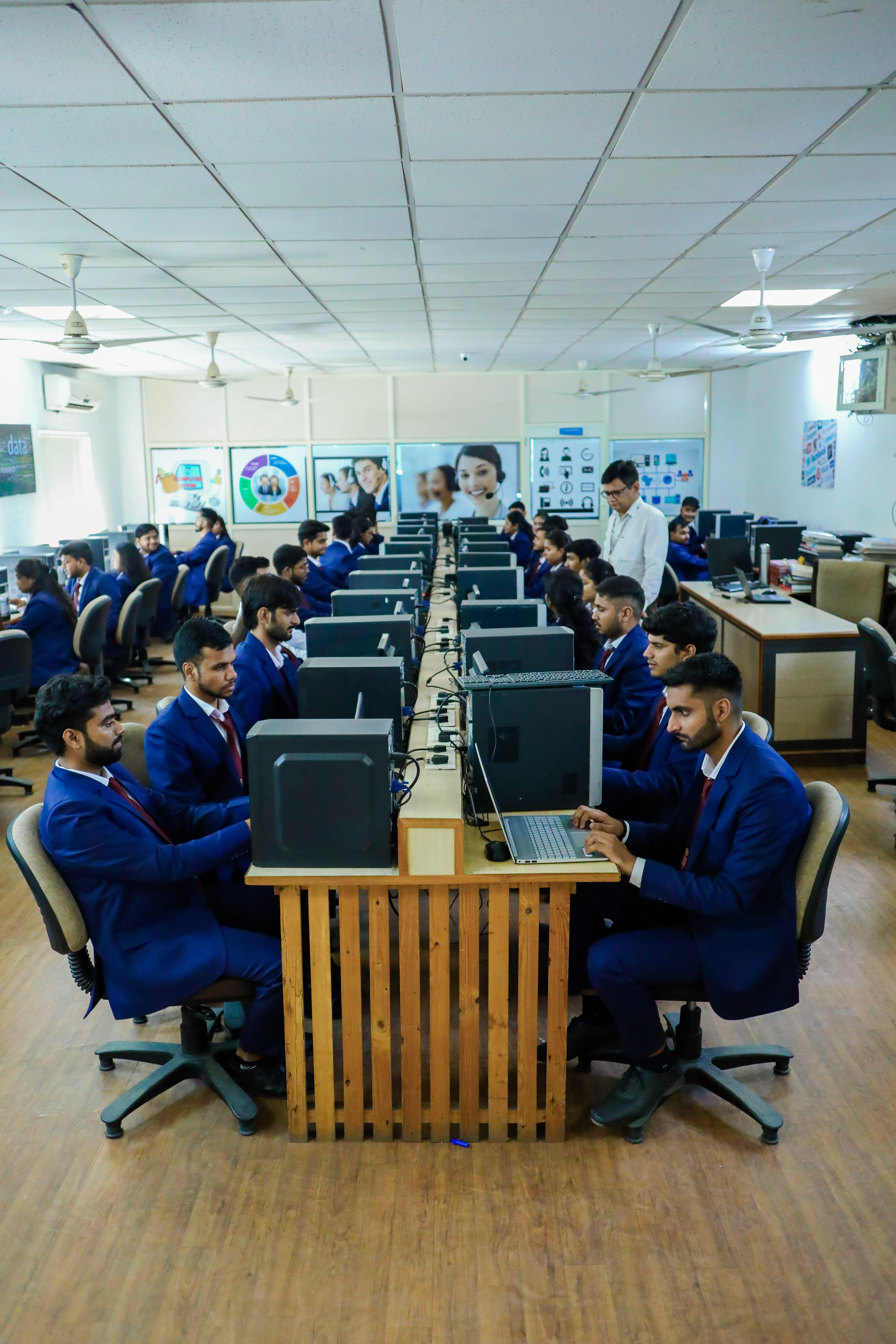 I Business Institute Greater Noida Computer Lab photo 18