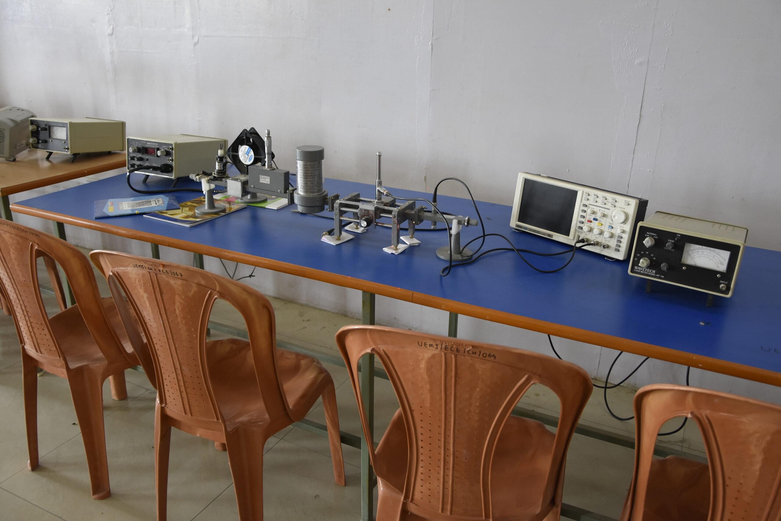 UEM Jaipur ECE Lab photo 1