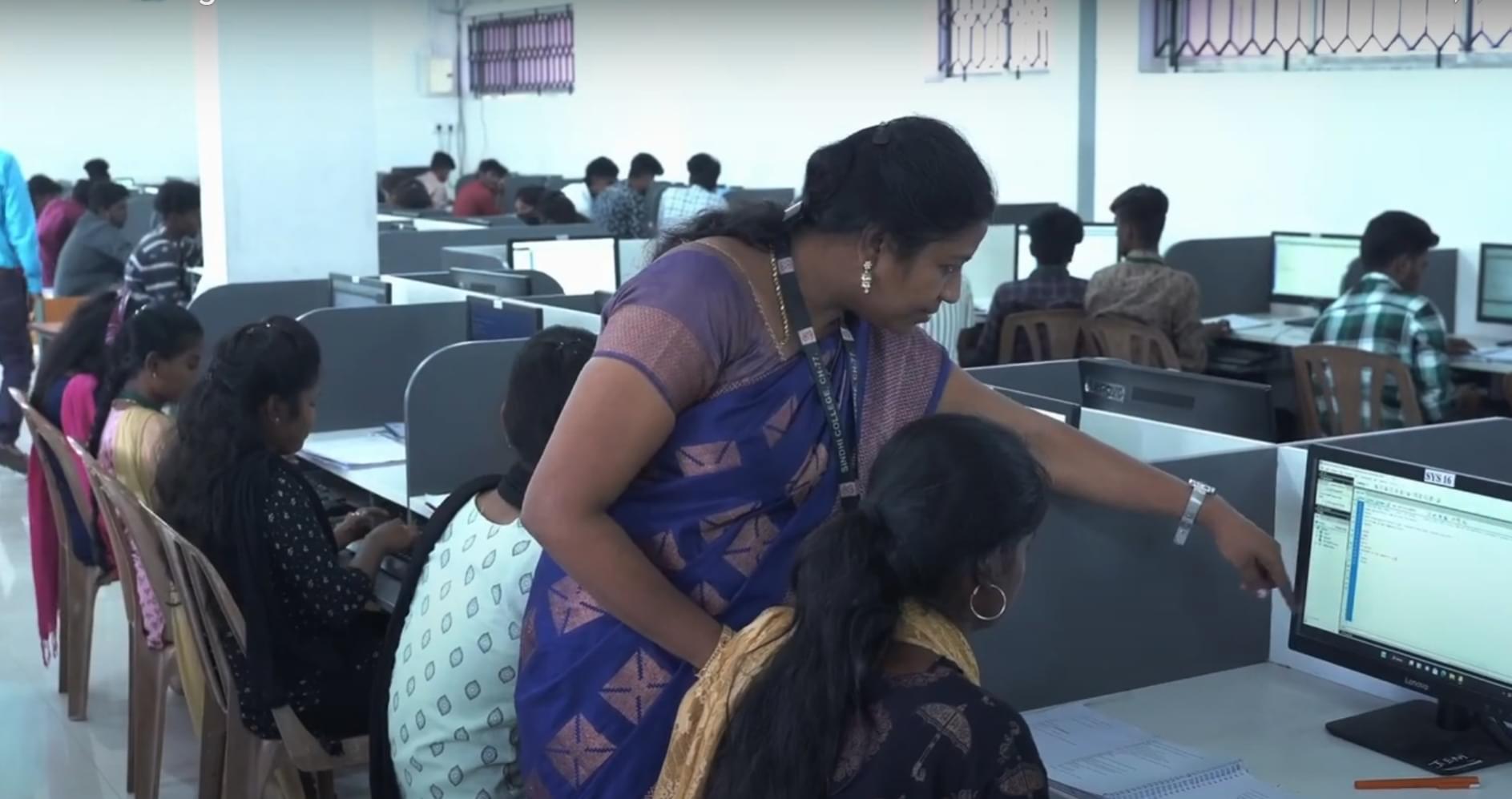 Sindhi College Campus Building photo 6