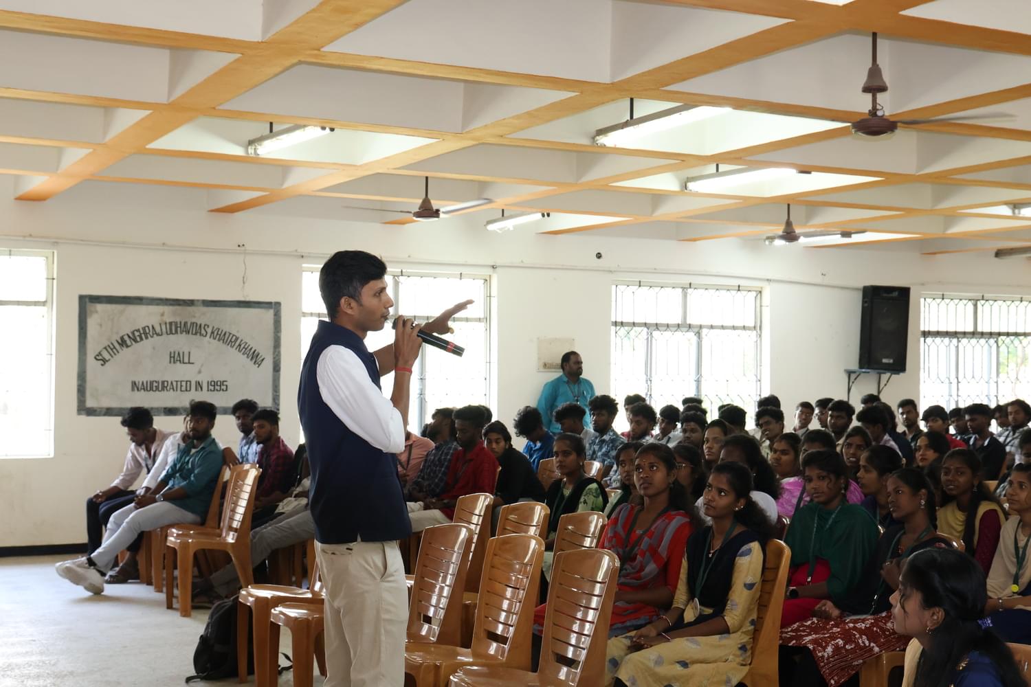Sindhi College Campus Building photo 9