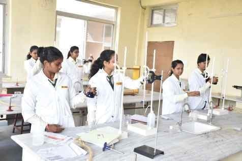 R S Pharmacy College Labs photo 1