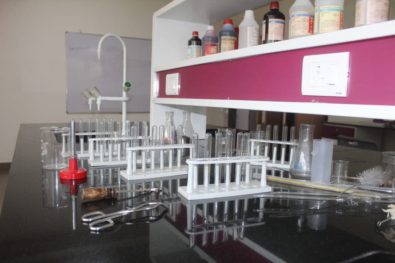 R S Pharmacy College Labs photo 3