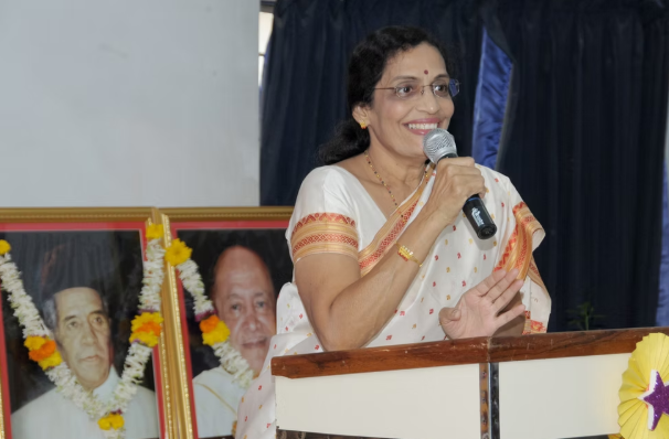 Maharashtriya Mandal college of commerce Classroom photo 10